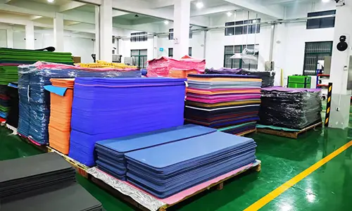 เวิร์คช็อปเสื่อโยคะเริ่มต้นบทใหม่ของการปรับปรุงคุณภาพ